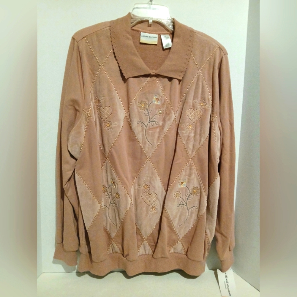EMBROIDERED LONG SLEEVE PULLOVER TOP